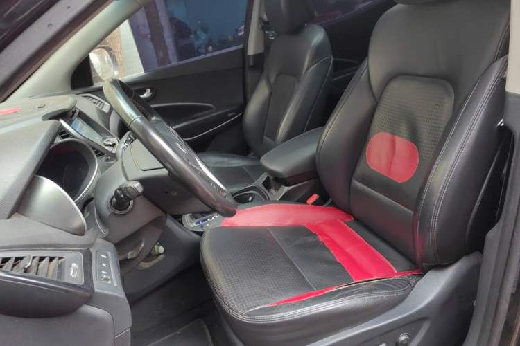 Used Hyundai Santa Fe 2013 2.4L Automatic 4x4 Prestige Edition Left Front Seat