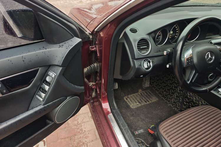 Used Mercedes-Benz C-Class 2013 C 180 Classic Grand Edition