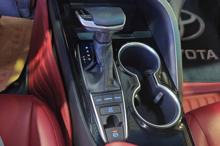 Used Toyota Camry 2018 2.0S FENGSHANG Edition
