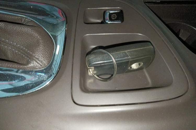 Used Buick Regal 2015 2.0L Elite Fashion Edition Vehicle Key