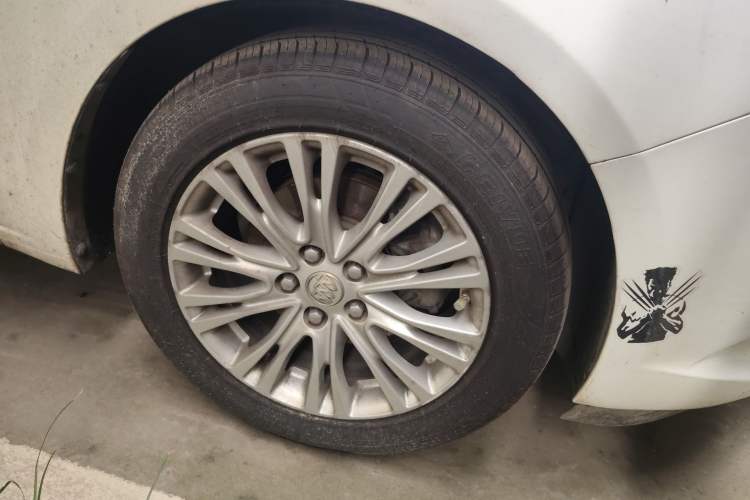 Used Buick GT 2017 15N Automatic Elite Version Right Front Wheel Hub