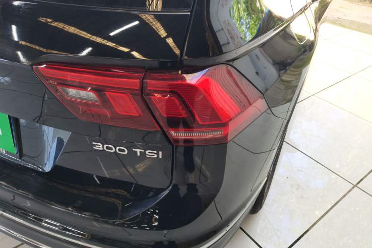 Used Volkswagen Tiguan L 2024 300TSI Automatic Two-Wheel Drive Smart Edition