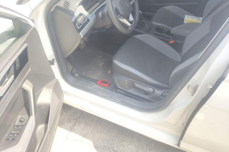 Used Volkswagen Lavida 2023 1.5L Automatic De Yi Edition Driver Seat