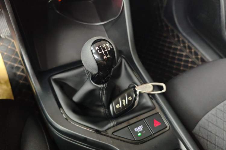 Used Roewe i5 2023 1.5L Manual Comfort Edition