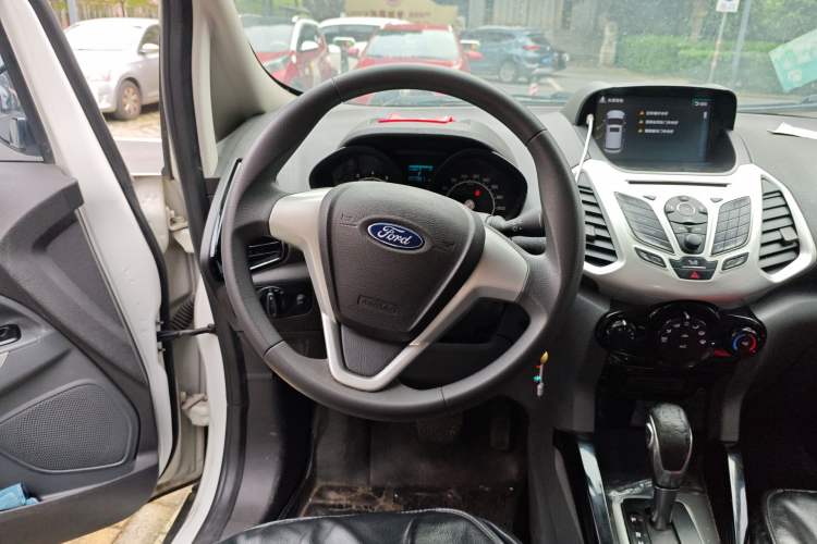Used Ford EcoSport 2013 1.5L Automatic Fashion Model Steering Wheel
