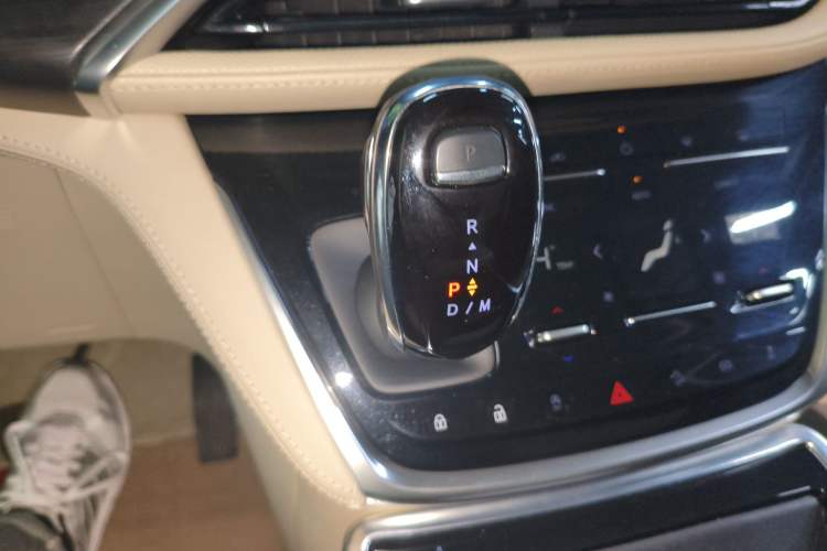 Used Buick GL8 2023 ES Lu Zun Luxury Edition and Yue Version Gear Lever