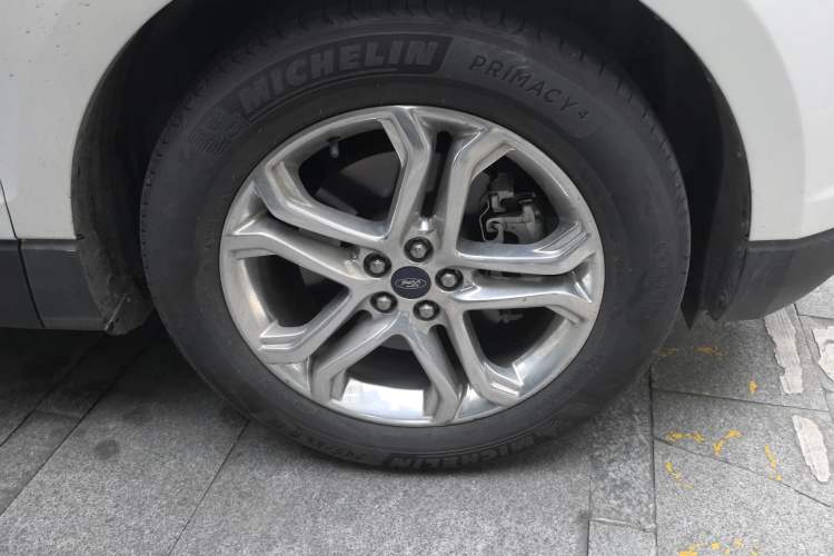 Used Ford Edge 2017 EcoBoost 245 Two-Wheel-Drive Sporty 7-Seater