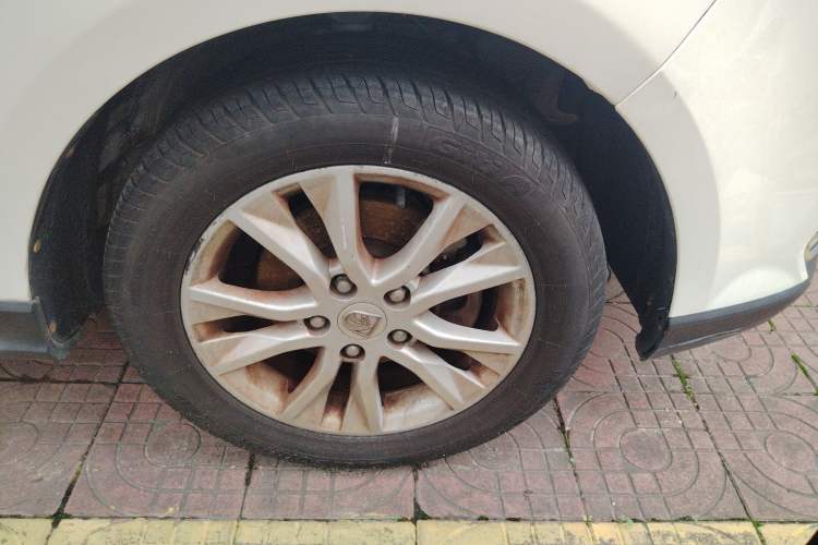 Used Baojun 730 2016 1.8L iAMT Luxury Model 7 Seats Right Front Wheel Hub