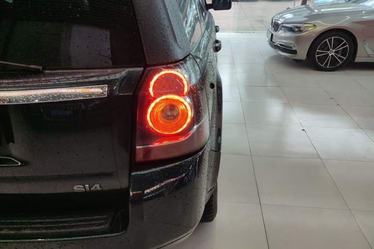 Used Land Rover Freelander 2 2013 2.0T Si4 SE Gasoline Edition
