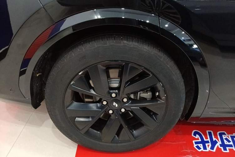 Used Li Auto L7 2023 Pro Model Right Rear Wheel Hub