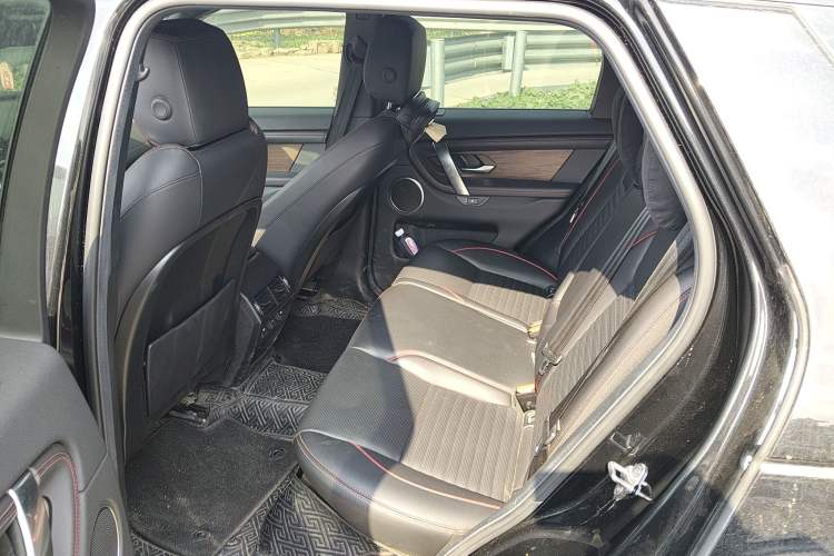 Used Land Rover Discovery Sport New Energy 2022 Facelifted P300e Plug-in Hybrid Electric Version Left Rear Seat