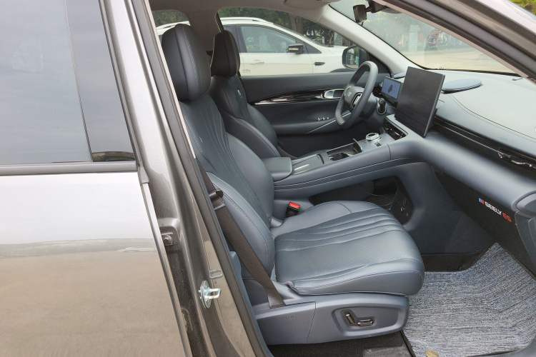 Used Geely Galaxy E5 2024 440km Exploration Version Right Front Seat