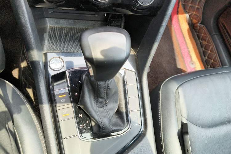 Used Volkswagen Tiguan L 2020 330TSI Automatic Two-Wheel Drive Panoramic Comfort Edition China VI Standard