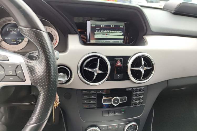 Used Mercedes-Benz GLK-Class 2015 GLK 260 4MATIC Dynamic Edition Ultimate Version Audio And AC Panel