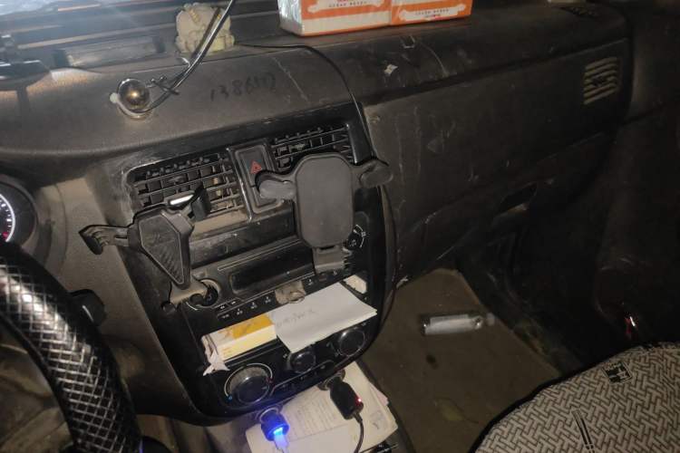 Used Wuling Rongguang V 2016 1.5L Standard Version
