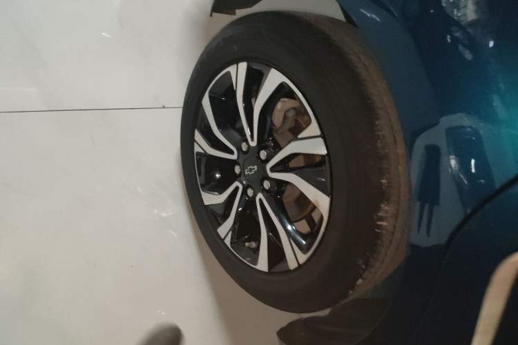 Used Chevrolet Monza 2020 Light Hybrid RS 330T Automatic Comfort Edition Right Rear Wheel Hub