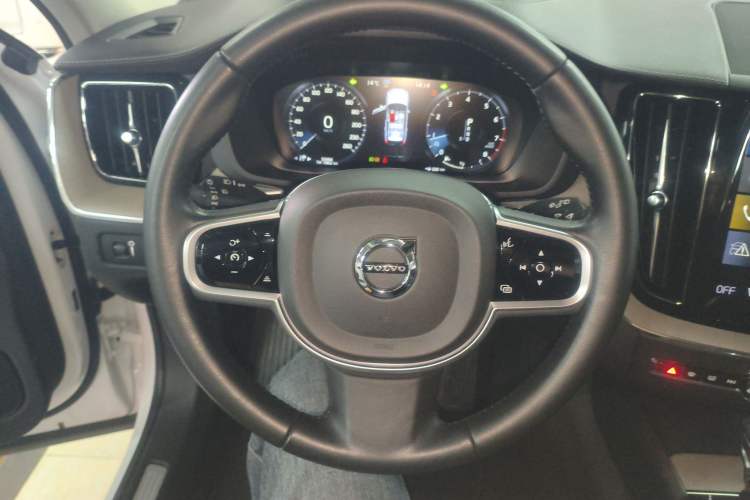 Used Volvo XC60 2019 T5 4x4 Zhiya Luxury Edition China V Standard
