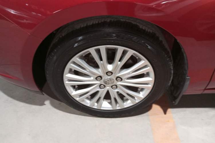 Used Buick GT 2015 15N Automatic Elite Version Left Front Wheel Hub