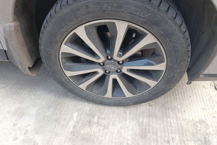 Used Subaru Forester 2015 2.0i Special Edition Commemorative Model Right Front Wheel Hub