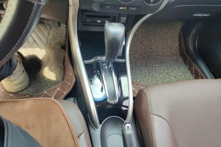 Used Honda Crider 2016 1.8L CVT Leading Edition Gear Lever