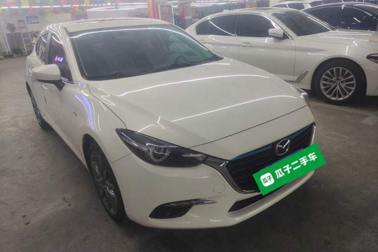 Used Mazda 3 Axela 2017 Hatchback 2.0L Automatic Luxury Model Emission Standard China V