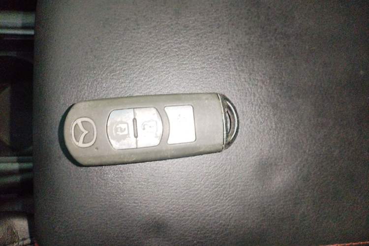 Used Mazda Atenza 2014 2.0L Blue Sky Luxury Edition Interior 1