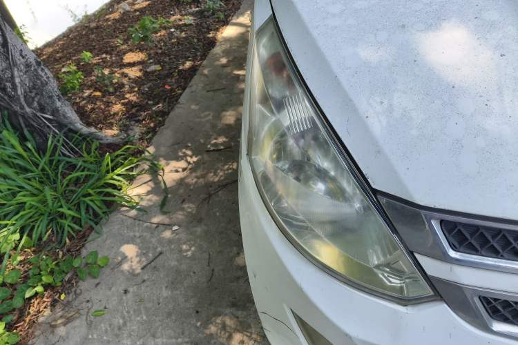 Used Wuling Rongguang V 2016 1.5L Standard Version Right Front Headlight