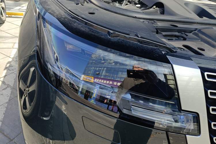 Used Land Rover Range Rover 2023 3.0 L6 400 PS Extended Long-Wheelbase Version