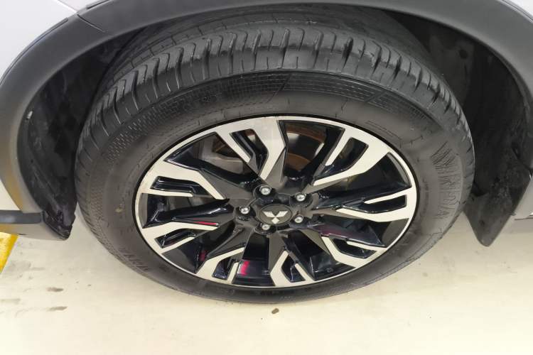 Used Mitsubishi Outlander 2019 2.4L 4x4 Zhi Xiang Edition 7 Seats China V Emission Standard