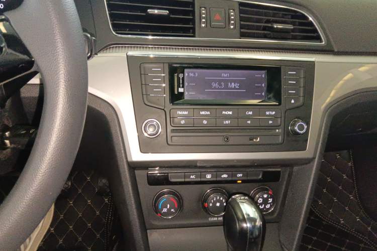 Used Volkswagen Lamando 2015 230TSI DSG Fashion Edition
