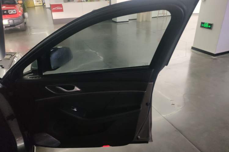 Used SERES SF5 2021 Four-Wheel Drive Freedom Expedition Edition
