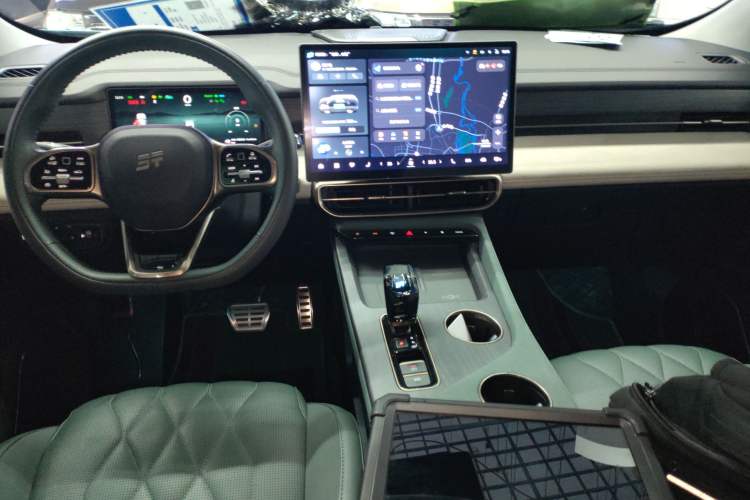 Used JETOUR Shanhai L9 2024 1.5TD 2DHT Max 7-Seater
