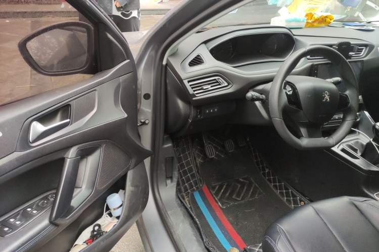 Used Peugeot 308 2016 1.6L Manual Fashion Edition