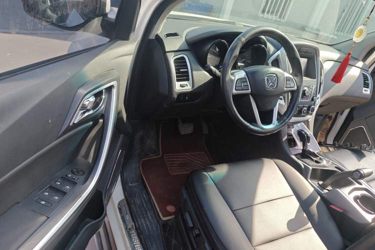 Used JMC Yusheng S350 2013 2.4T Automatic 2WD Diesel Ultra-Luxury 5-Seater Driver Seat