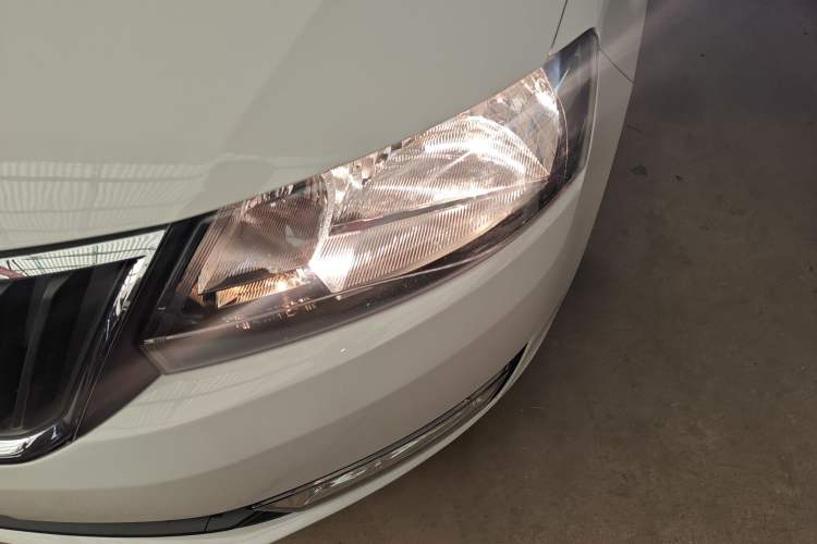 Used Skoda Rapid 2016 1.6L Automatic Chuanxing Edition Left Front Headlight