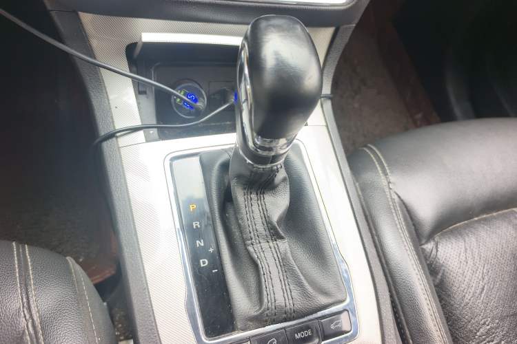 Used Roewe RX5 New Energy 2017 eRX5 50T Hybrid Connected Prestige Flagship Edition
