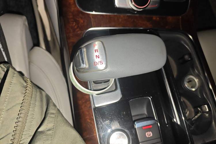 Used Audi A8 2013 A8L 45 TFSI quattro Comfort model