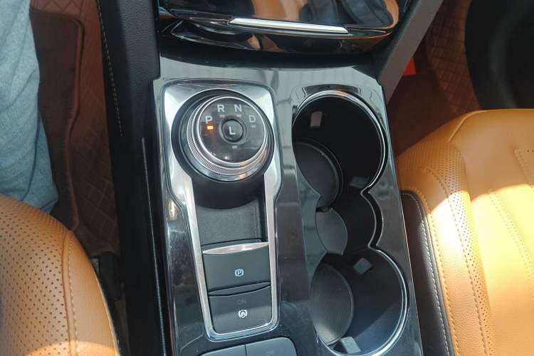 Used Ford Escape 2020 EcoBoost 245 Two-Wheel-Drive Titanium Edition
