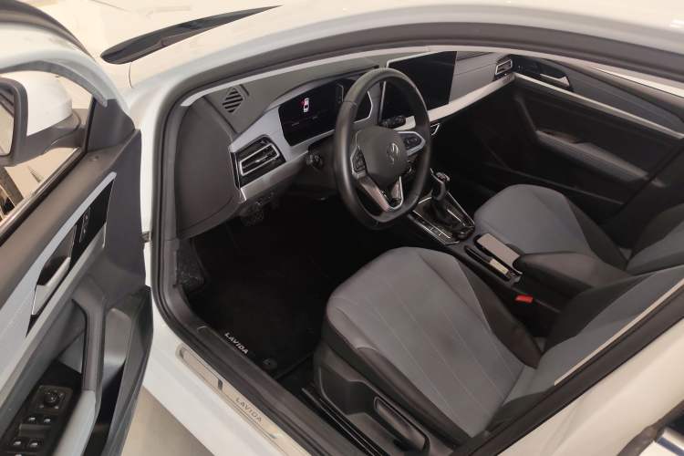 Used Volkswagen Lavida 2023 Revised Version 1.5L Automatic Starry Sky Edition – 5 Million Units