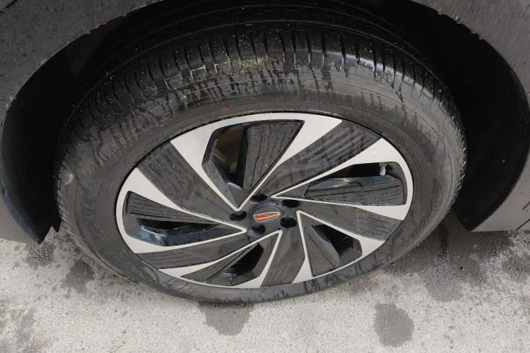 Used Hongqi HS7 PHEV 2024 2.0T PHEV Four-Wheel Drive Flagship Edition 6 Seats Left Front Wheel Hub