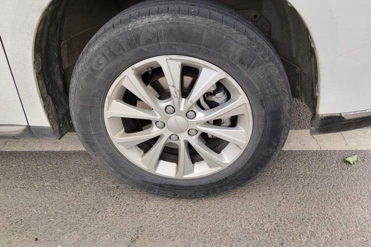Used Haval M6 2021 PLUS 1.5T Manual Luxury Smart Connectivity Model Right Front Wheel Hub