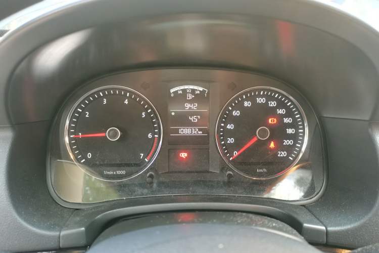 Used Volkswagen Lavida 2011 1.6L Manual - Premium Edition Instrument Cluster