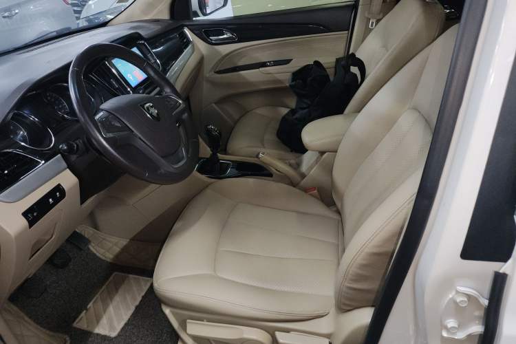 Used Baojun 730 2016 1.5T Manual Luxury Edition 7 Seats Left Front Seat