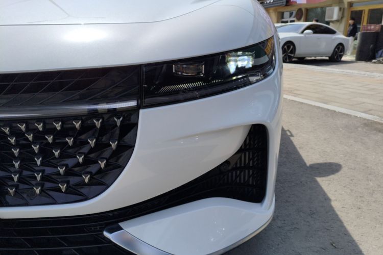 Used VOYAH PASSION 2024 PHEV Four-Wheel Drive Ultra-Long Range Executive Edition