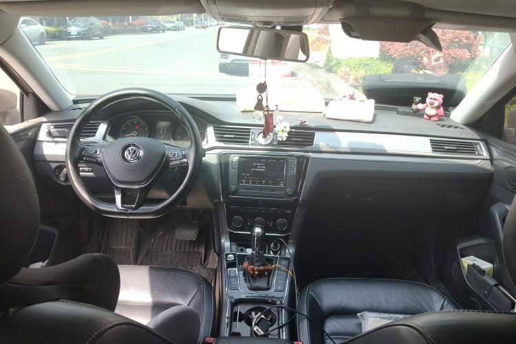 Used Volkswagen Passat 2017 280TSI DSG Luxury Edition
