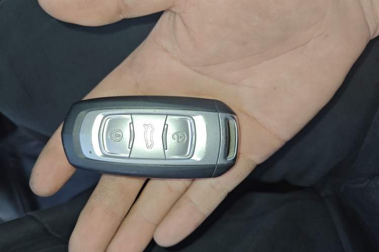 Used Geely Auto Emgrand X7 Sport 2016 1.8TD Automatic ZhiZun Version
