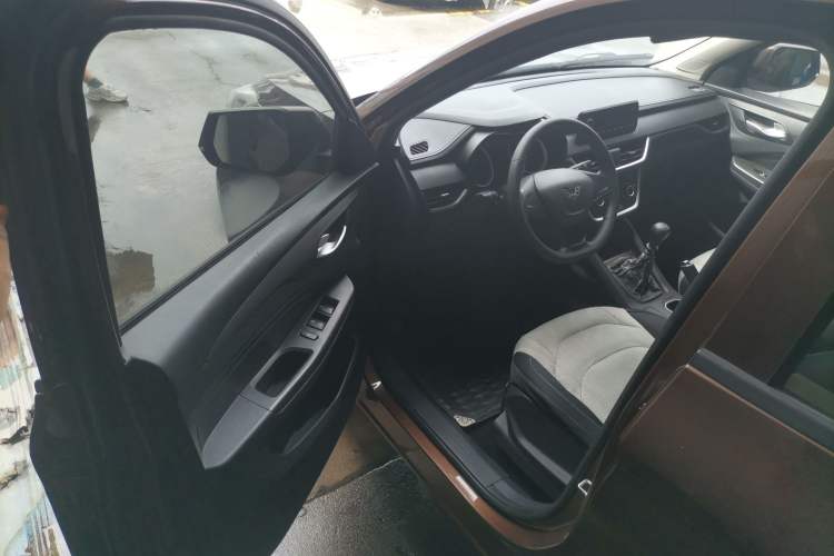 Used Wuling Hongguang S3 2019 1.5L Manual Standard Version China VI Standard
