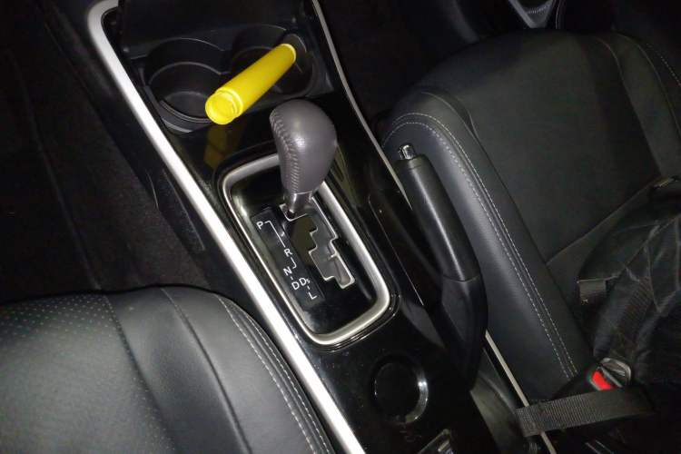 Used Mitsubishi Outlander 2018 2.0L Two-Wheel-Drive Jiale Edition 7-Seater