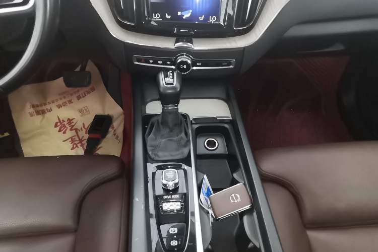 Used Volvo XC60 2020 T5 4x4 Smart Luxury Edition