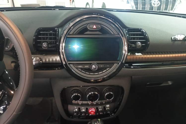 Used MINI Clubman 2018 2.0T COOPER S Artist Audio And AC Panel